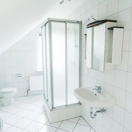 Gaestezimmer Mit Eigenem Bad Δωμάτια σε οικογενειακή κατοικία Τσέλε